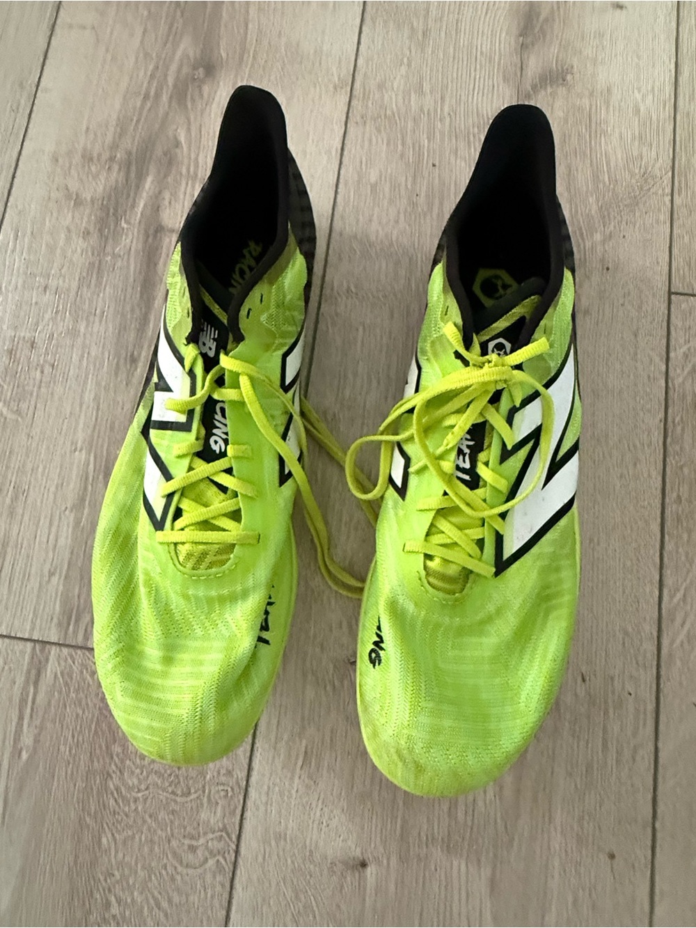 New Balance FuelCell MD500 v9 'Thirty Watt Black'